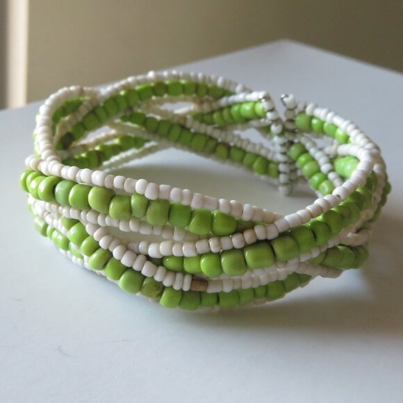 Flexible Green And Ivory Seed Woven Bracelet - Picture 11 of 14